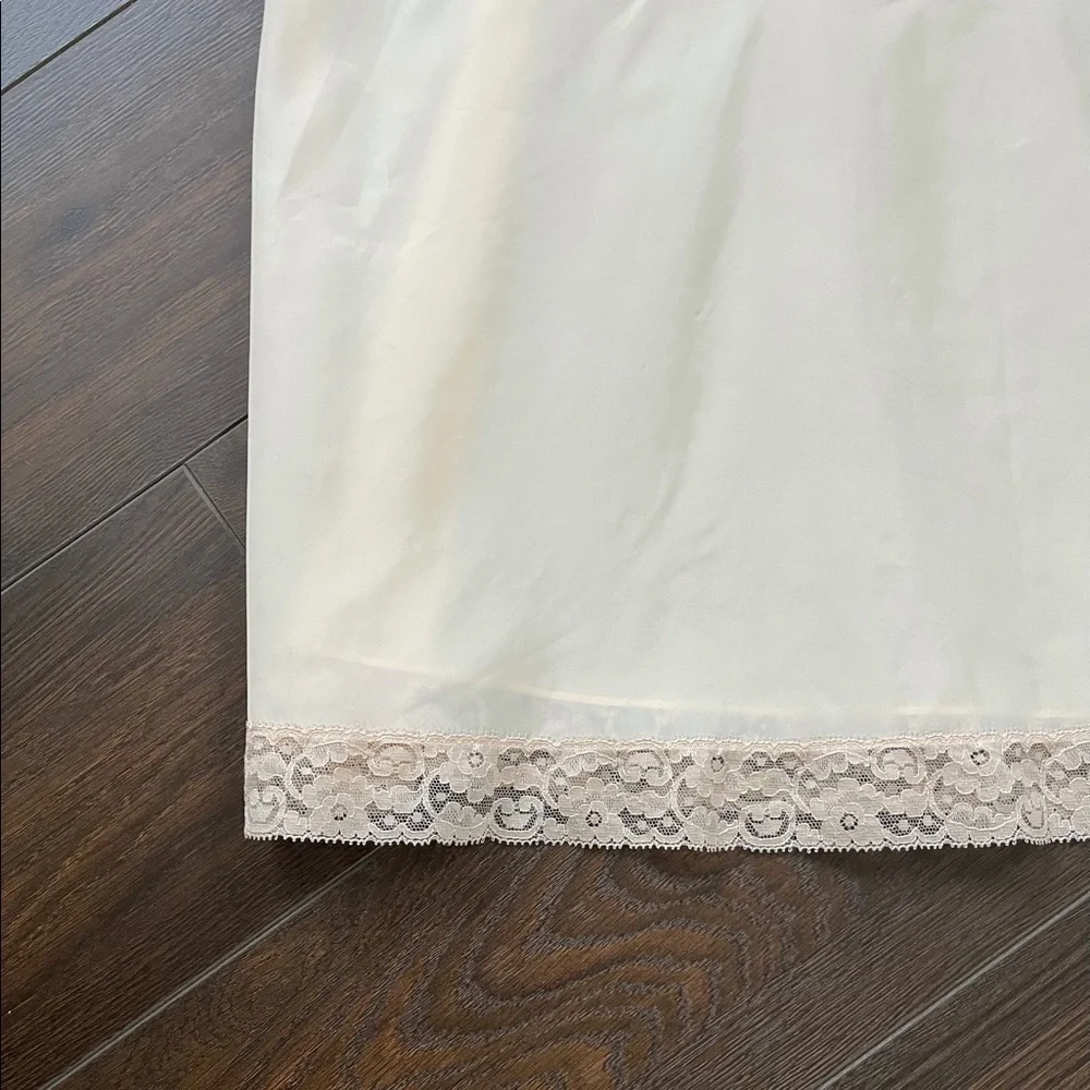 Vintage 1950s lady Lynne lace trim slip dress - Picture 3 of 7